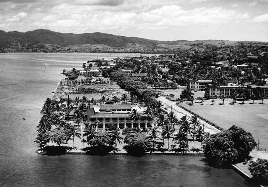 “Boys' Grammar School in far distance, GPH in foreground, Albert Park right foreground” Photo Rob Wright, early 1950s, courtesy Mark Harvey, Source: http://www.justpacific.com/fiji/fijiphotos/grammar/GPH+BGS.jpg